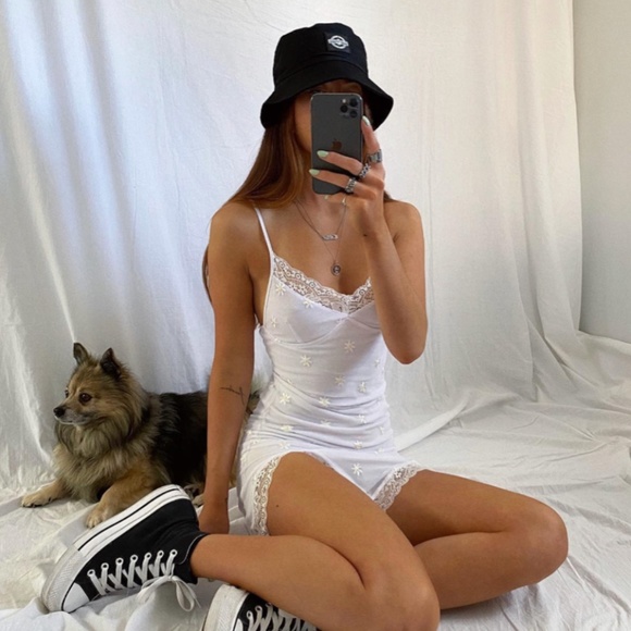 DAISY BODYCON DRESS IN WHITE DAISY EMBRO WHITE - Picture 2 of 7